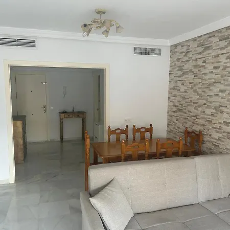 Private Cozy In Shared Habitación en casa particular Torremolinos